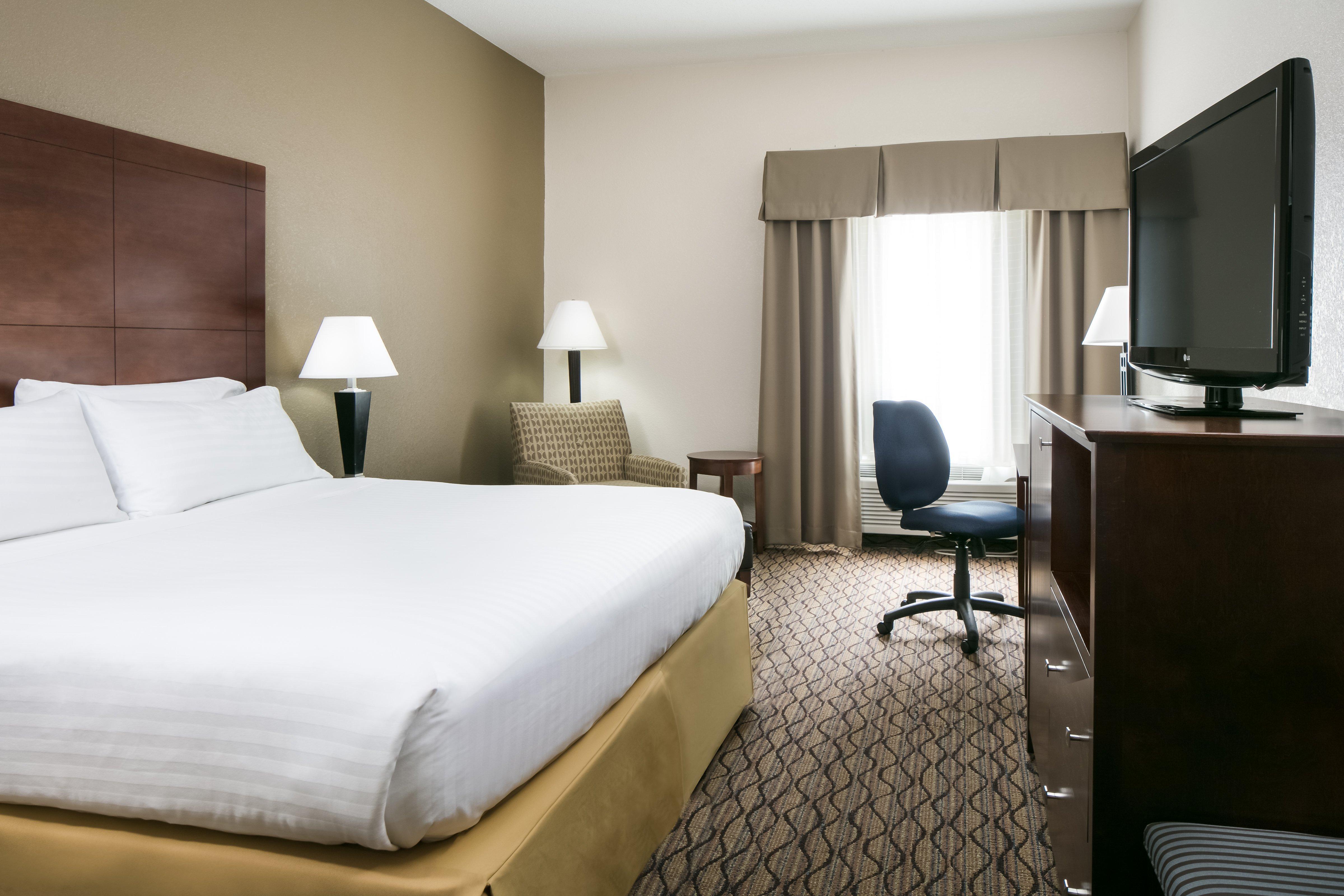 Holiday Inn Express & Suites Clinton By Ihg Exterior photo