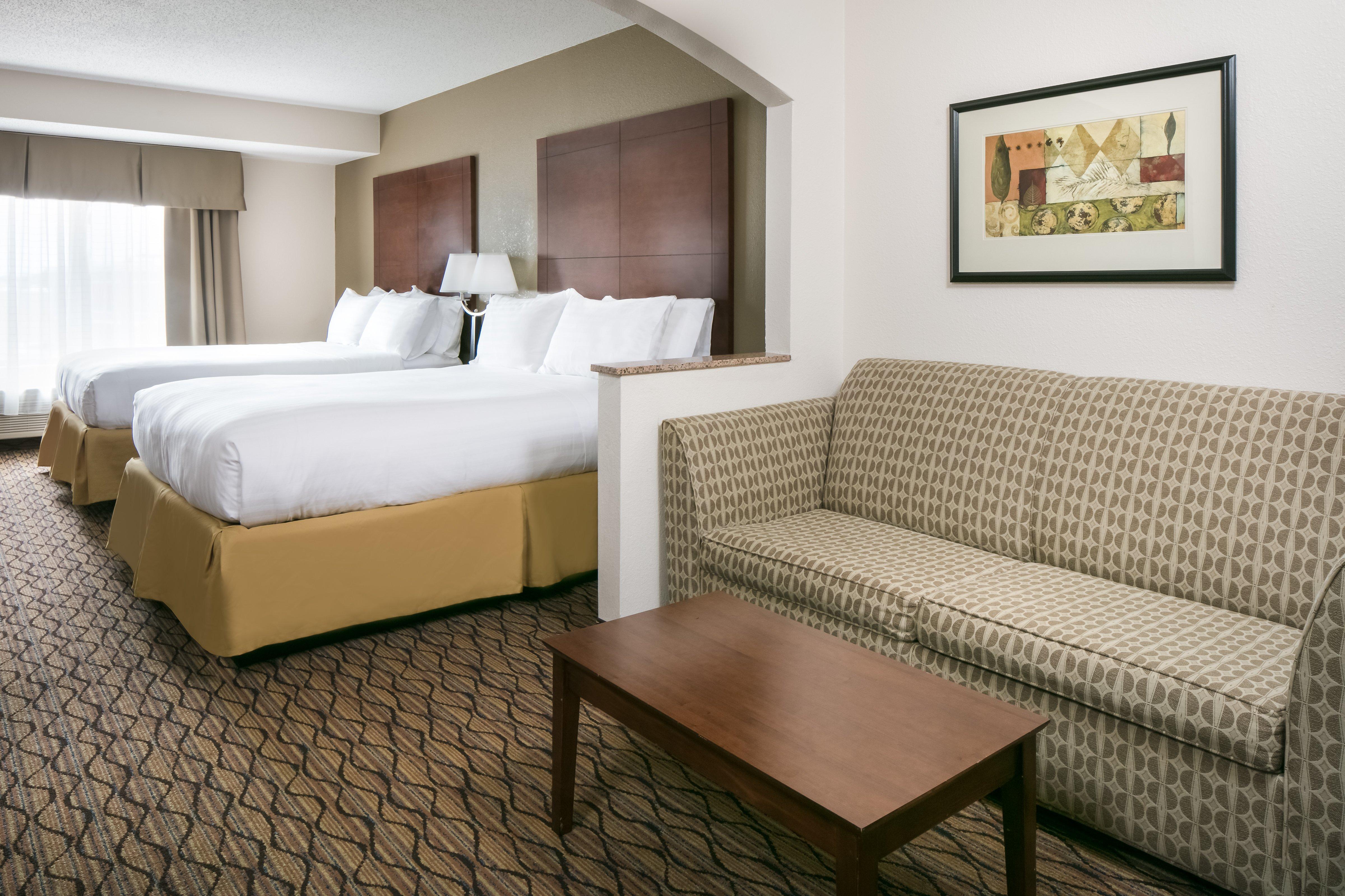 Holiday Inn Express & Suites Clinton By Ihg Exterior photo