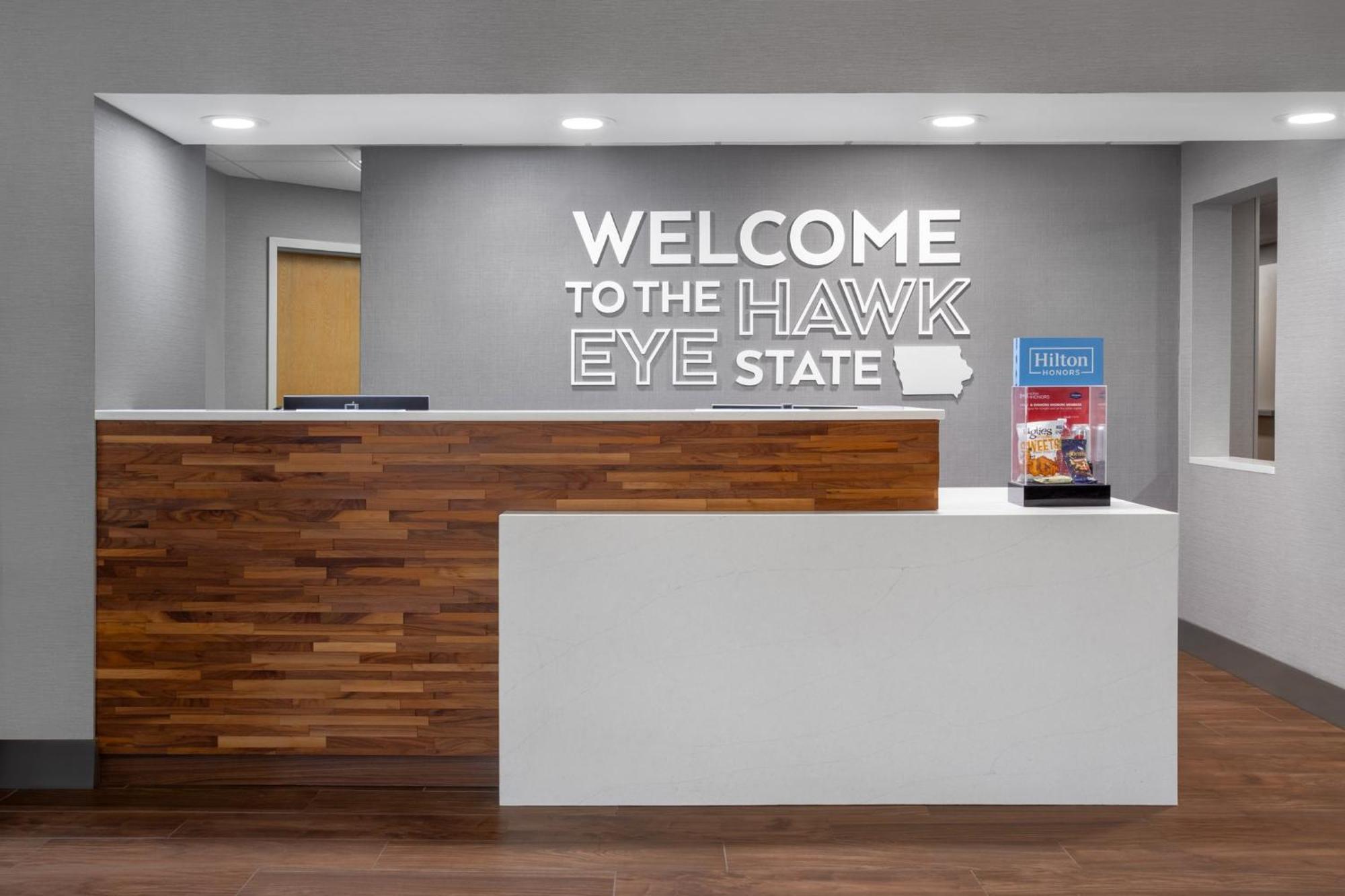 Holiday Inn Express & Suites Clinton By Ihg Exterior photo