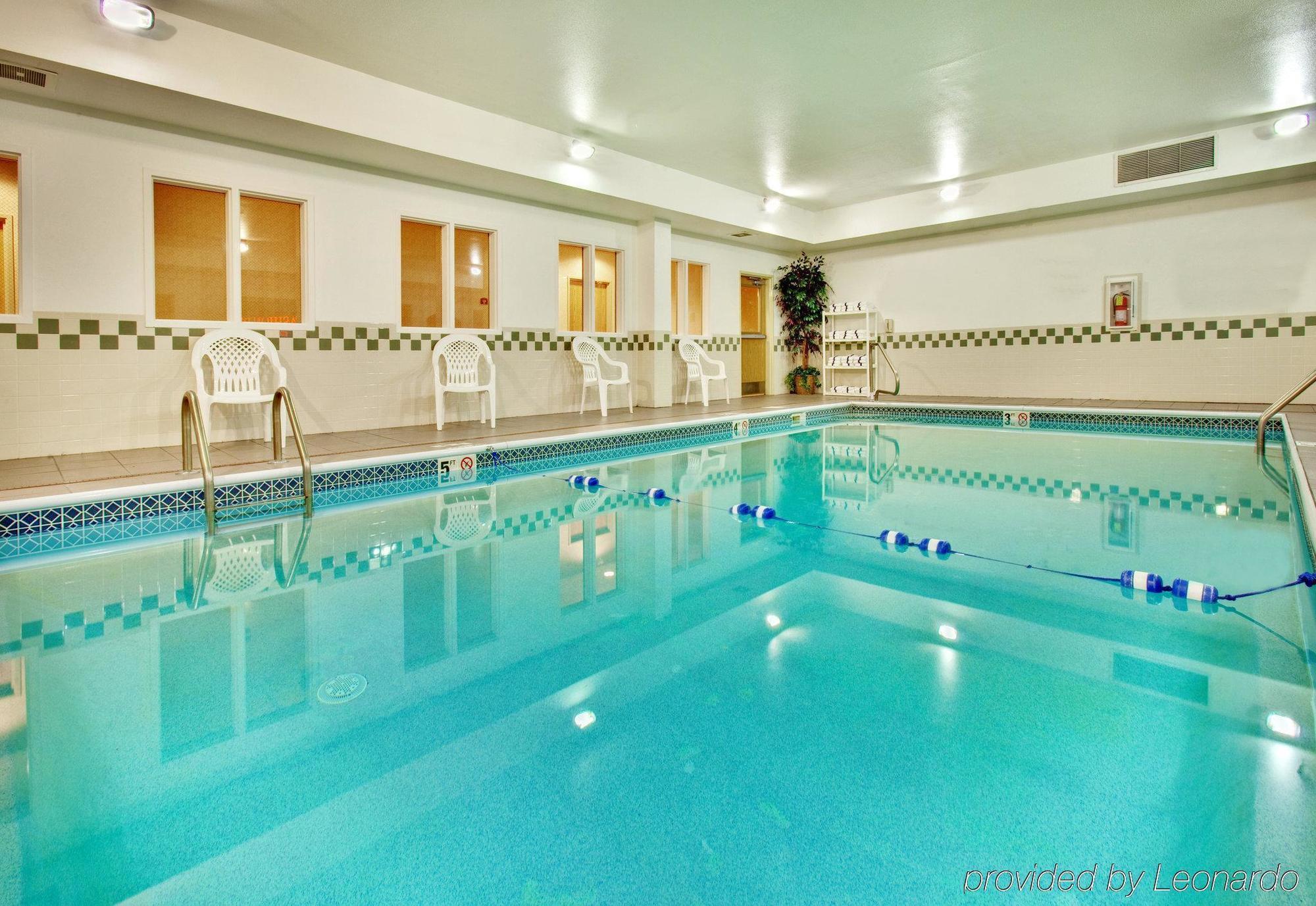 Holiday Inn Express & Suites Clinton By Ihg Facilities photo